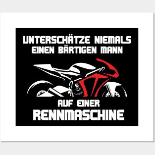 Unterschätze niemals einen bärtigen Mann auf einer Rennmaschine Posters and Art